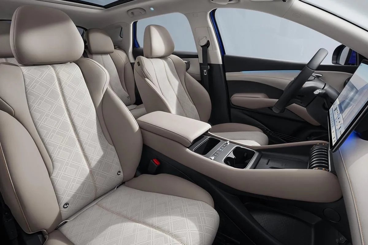 BYD Atto 3 EVO SUV électrique 800 volts 220 kW 449 ch transmission intégrale autonomie WLTP BYD Atto 3 EVO SUV électrique 800 volts 220 kW 449 ch transmission intégrale autonomie WLTP