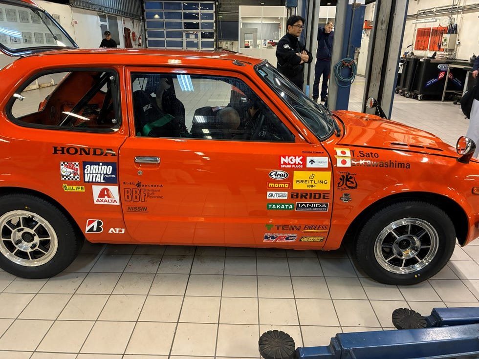 sato's 1975 honda civic rs side view sato's 1975 honda civic rs side view