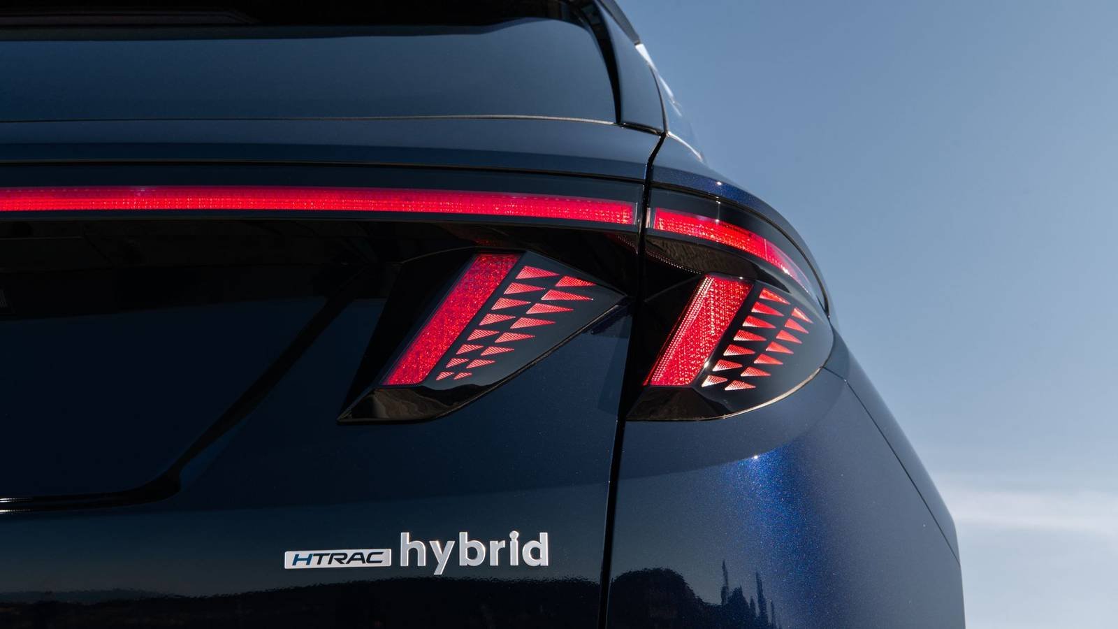 2022 - 2025 [Hyundai Tucson](/article/hyundai-ioniq-3-2026-prix-et-design-de-la-citadine-electrique-reveles) Hybrid 4th Gen (NX4) Rear Tail Light