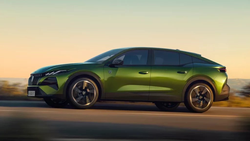 [Peugeot 408](/article/peugeot-208-le-renouveau-de-2027-se-profile) restylée