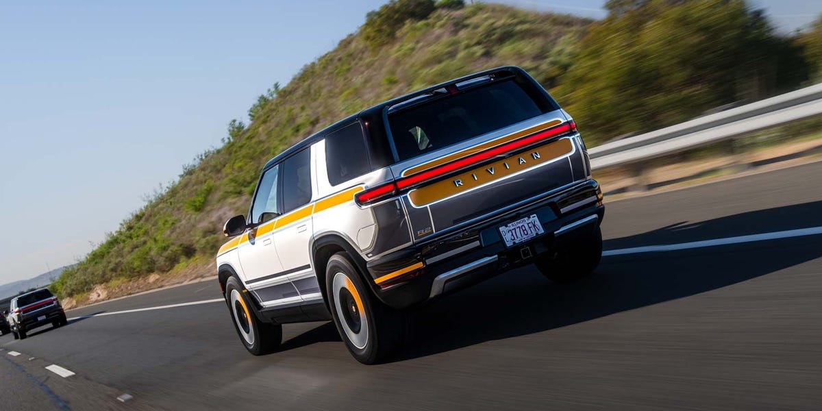 Photo rivian r2 - Découvrez les photos de l'intérieur du prototype Rivian R2 2026