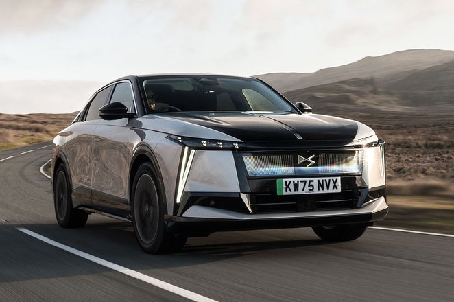 DS No 8 front driving