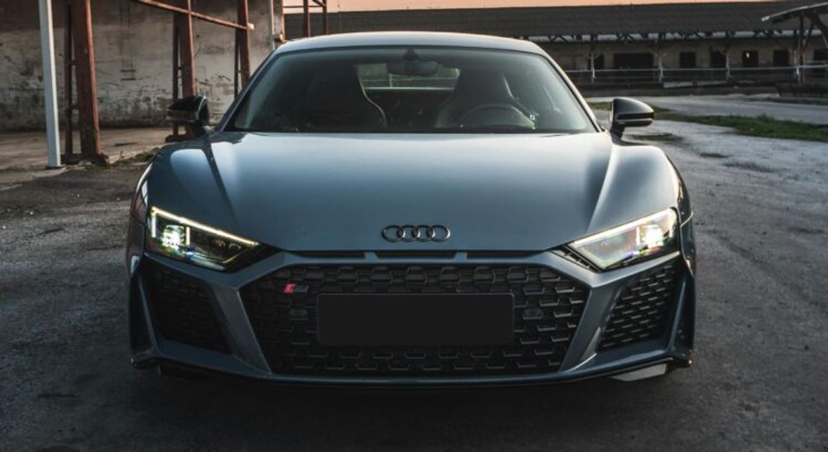 Photo principale de l'article : audi r8 - Audi R8 : un jeune de 18 ans perd son permis pour grand excès de vitesse