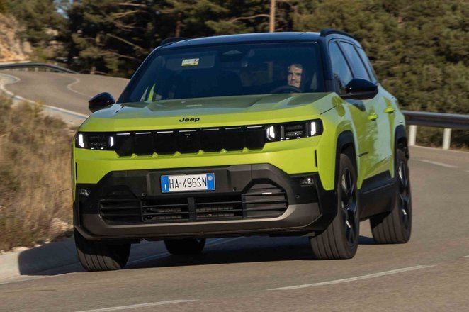 [Jeep Compass](/article/rivian-r2-a-59-485-le-suv-electrique-qui-ringardise-le-jeep-recon) dynamic front