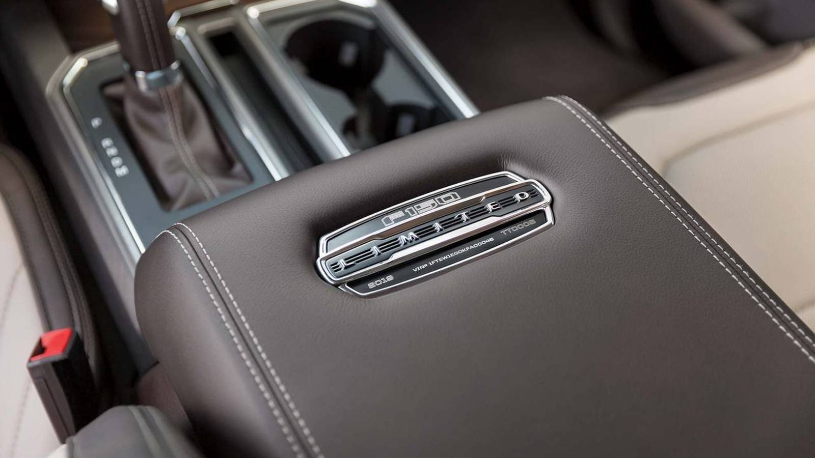 Photo principale de l'article : ford f-150 - Ford F-150 2026 : mensualités record à 983$ face au Silverado