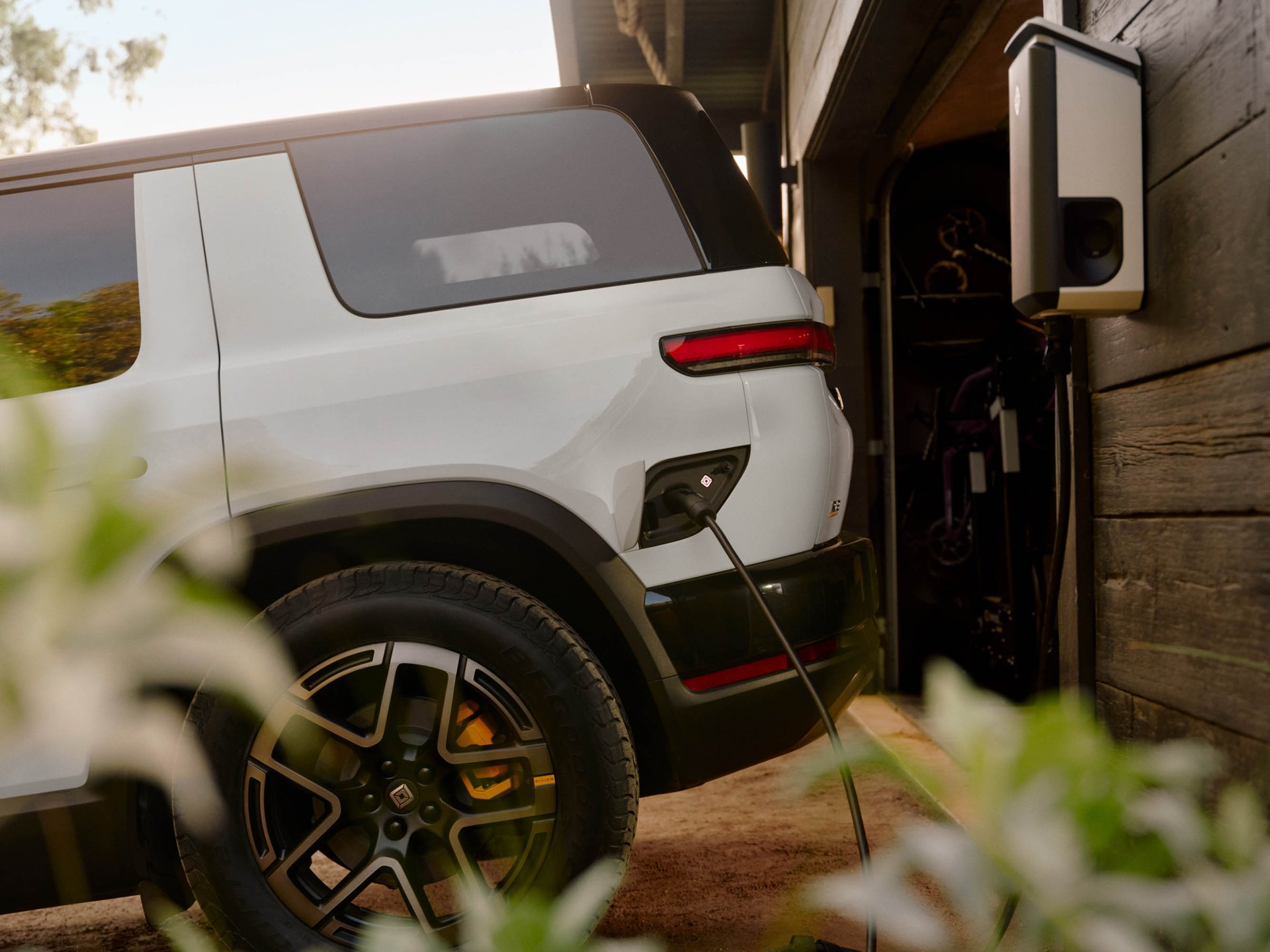 [Rivian R2](/article/decouvrez-les-photos-de-l-interieur-du-prototype-rivian-r2-2026)