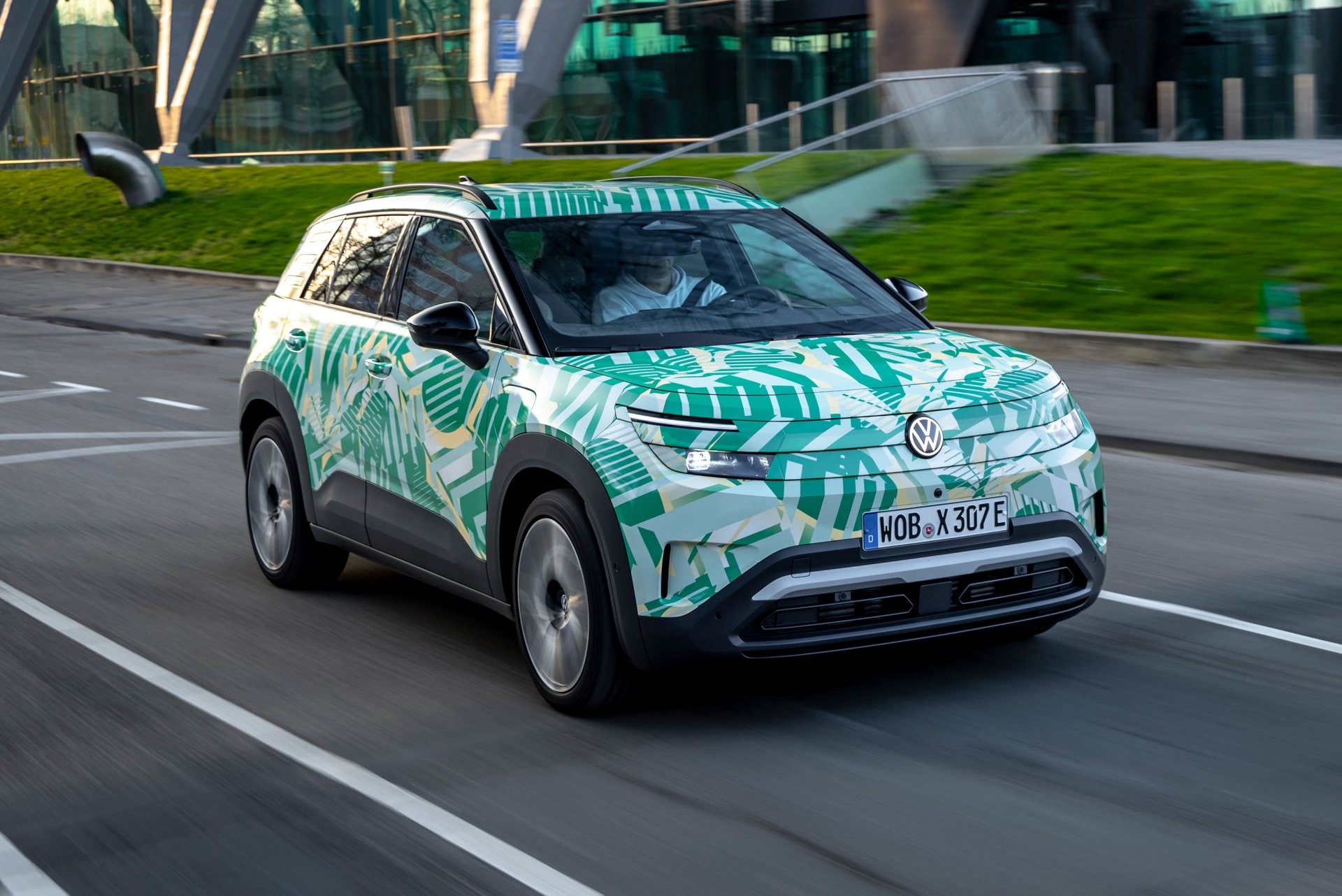 Photo principale de l'article : kia ev2 - Kia EV2 2026 : SUV électrique à 19 970€ qui défie Renault