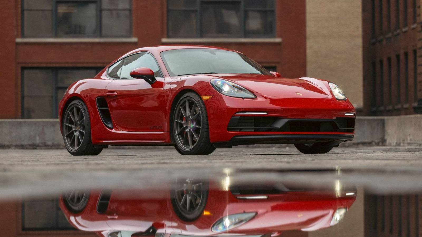 2025 Porsche 718 Cayman GTS 4.0 in red