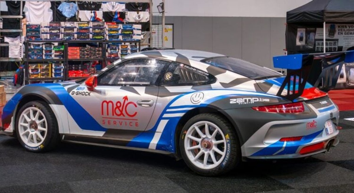 Photo principale de l'article : porsche 911 - Mercedes-AMG GT Black Series vs Porsche 911 : duel V8 contre tradition