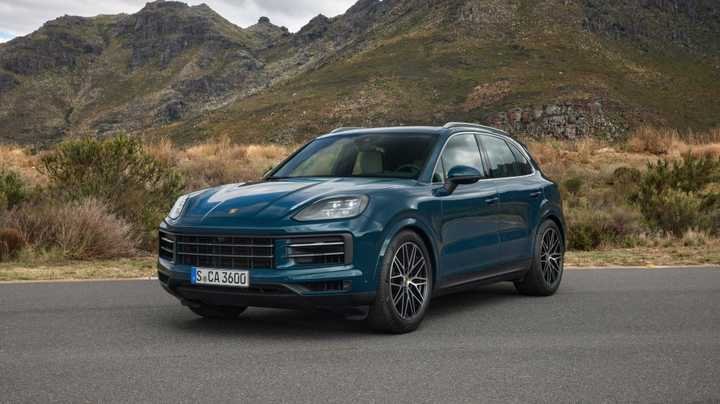 2023-present-porsche-cayenne-front-3_4.jpg
