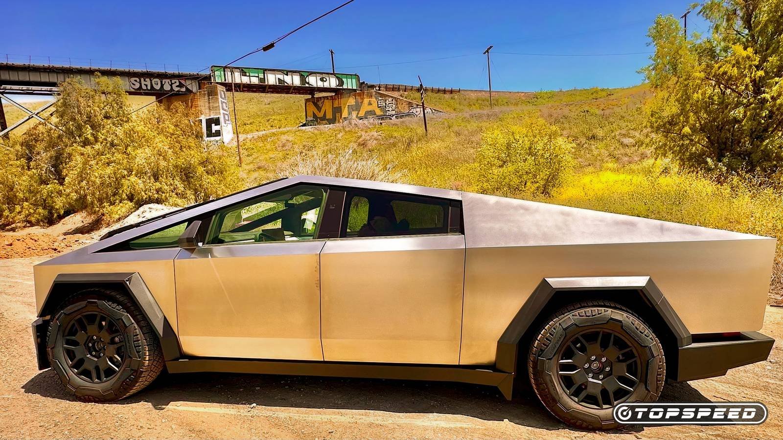 Photo principale de l'article : tesla cybertruck - Tesla Cybertruck AWD à 59 990$ : livraisons reportées à 2027
