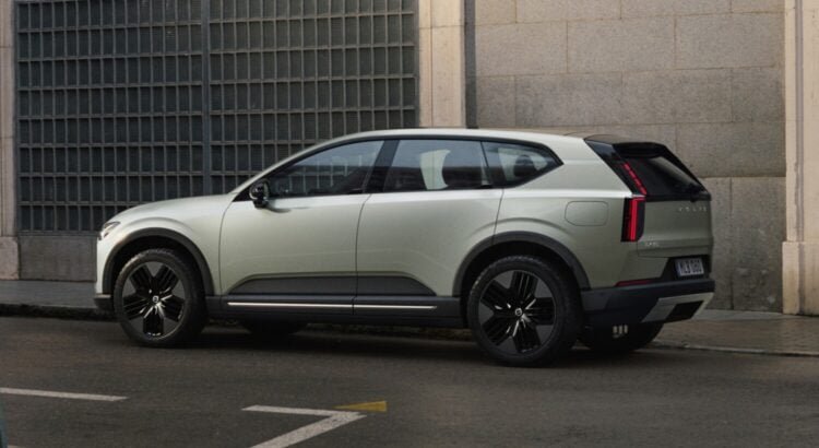 Volvo EX60 Cross Country (2026) : quel prix pour la variante baroudeuse du SUV ?