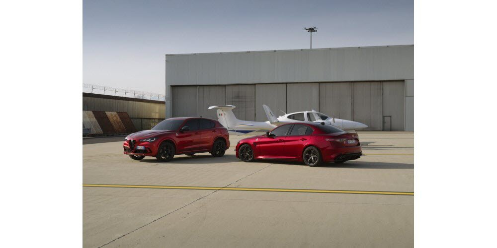 Alfa Romeo confirme son engagement envers ses clients en annonçant la réouverture des commandes des Giulia et Stelvio Quadrifoglio en Europe dès le début du mois de mars. Cette décision s’inscrit dans la stratégie de la marque visant à prolonger la production des actuelles Giulia et Stelvio jusqu’en 2027, en réponse aux demandes des passionnés.