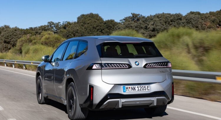 1er Essai - [BMW iX3](/article/bmw-m3-touring-24h-du-poisson-d-avril-a-la-course-au-nurburgring) (2026) : a-t-il les moyens de venger son ancêtre ?