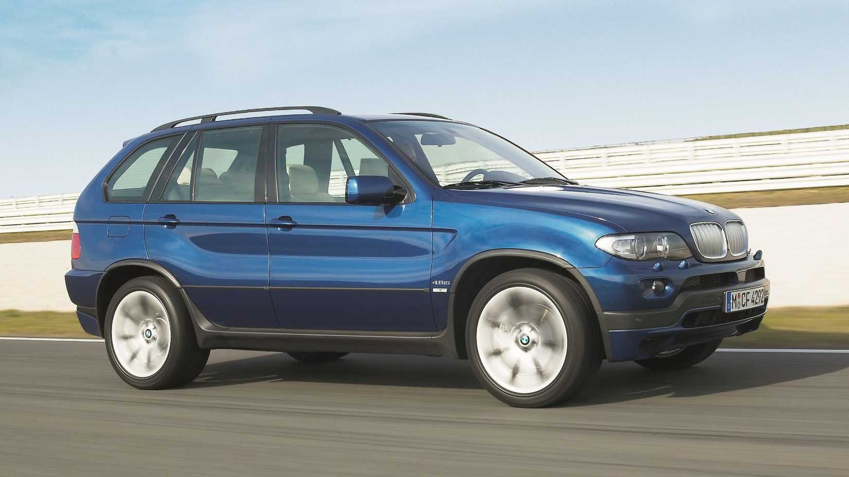 2004 E53 BMW X5 4.8is side