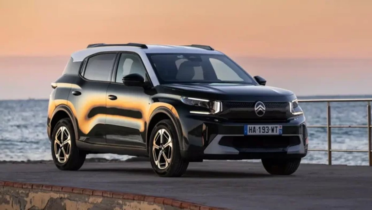 Photo principale de l'article : citroen 500 - Citroën C3 Aircross vs Fiat 500 : la guerre des petites électriques