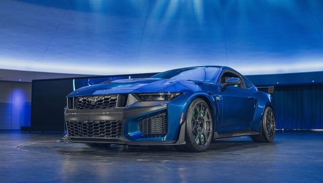 2026 ford mustang dark horse sc