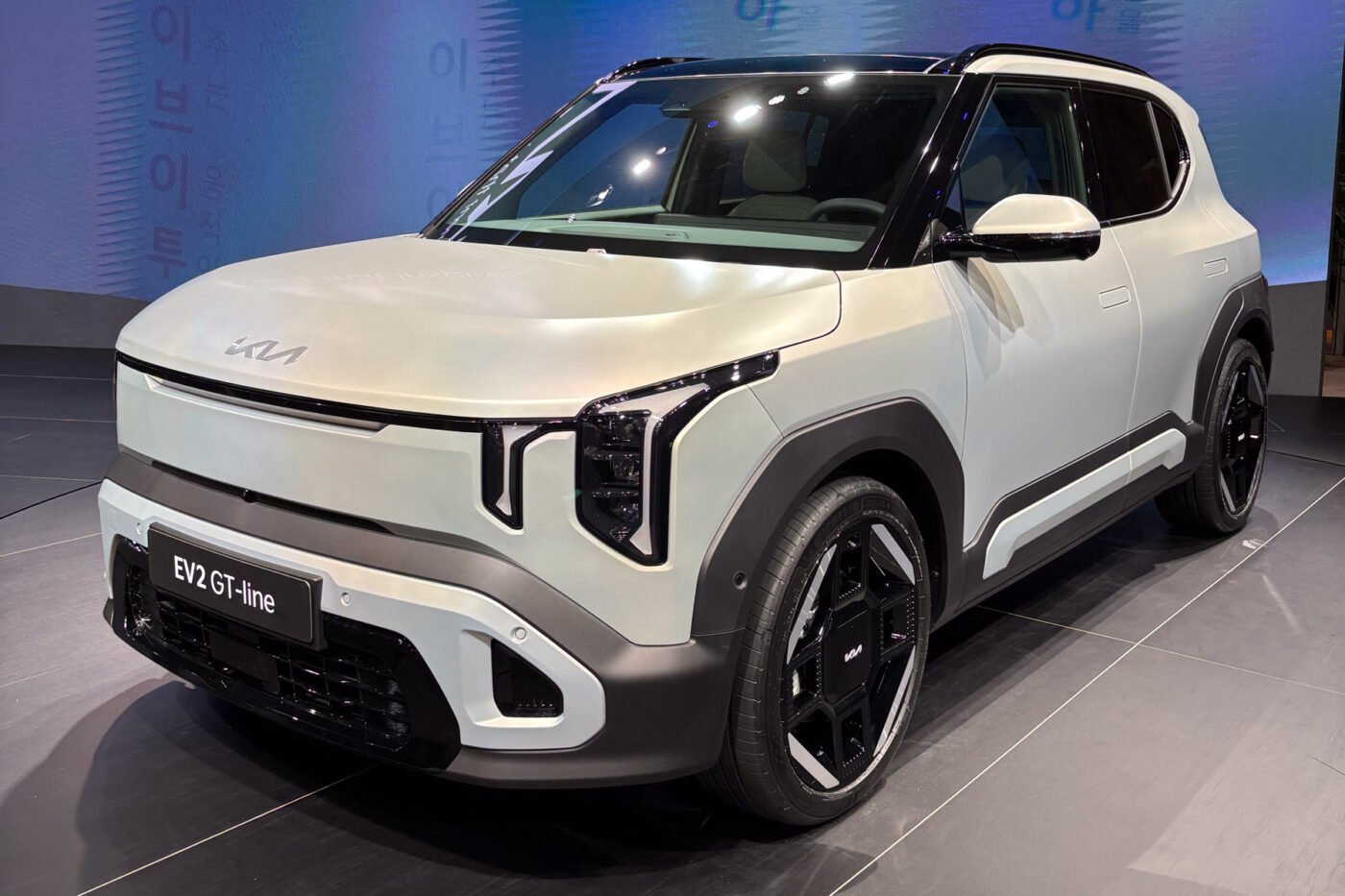 Photo principale de l'article : kia ev2 - Kia EV2 : SUV électrique à 26 600€ qui défie la concurrence