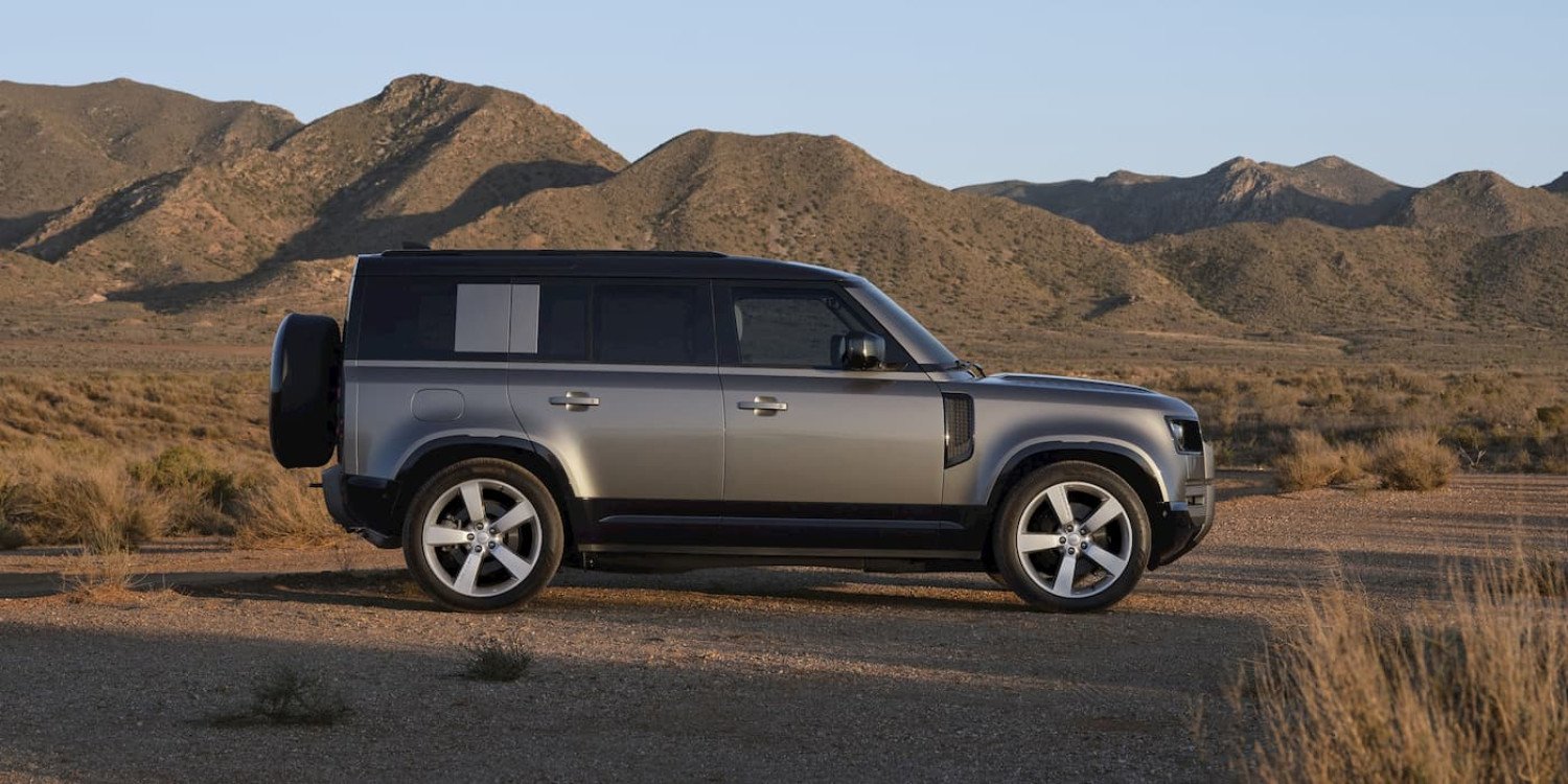 land rover defender 2026
