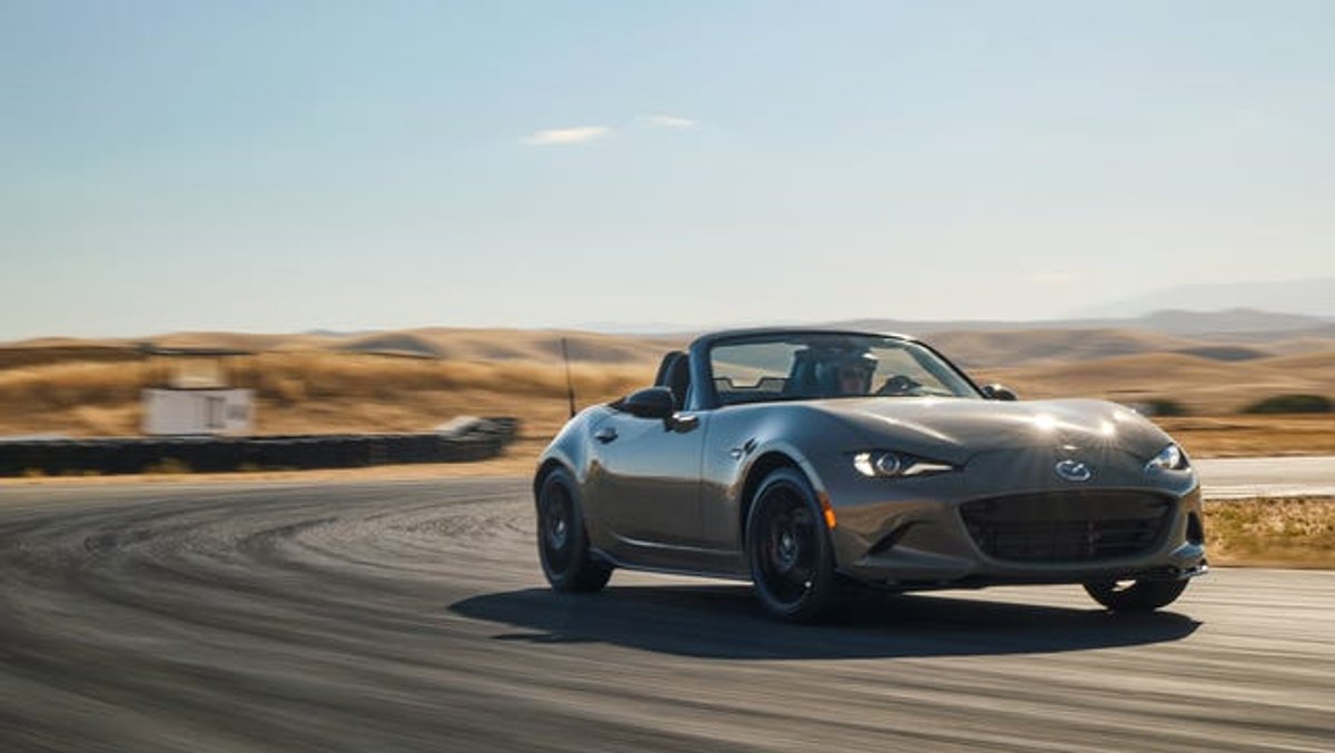 Photo principale de l'article : mazda mx-5 - Mazda MX-5 : le V6 secret et l'avenir aux carburants synthétiques