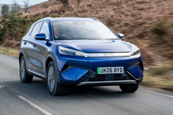 [BYD Atto](/article/byd-denza-z9gt-recharge-ultra-rapide-5-minutes-en-europe)o 3](/article/byd-atto-3-evo-449-ch-800v-et-autonomie-renforcee-pour-2026) Evo driving front right