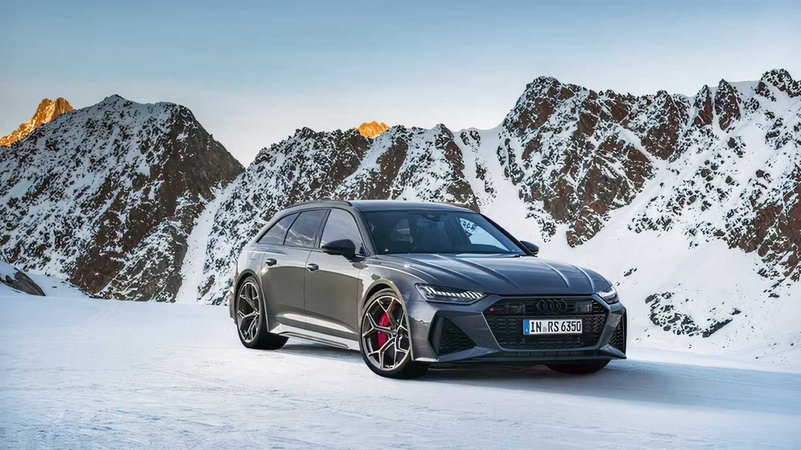 2025 Audi RS6 Avant in gray parked