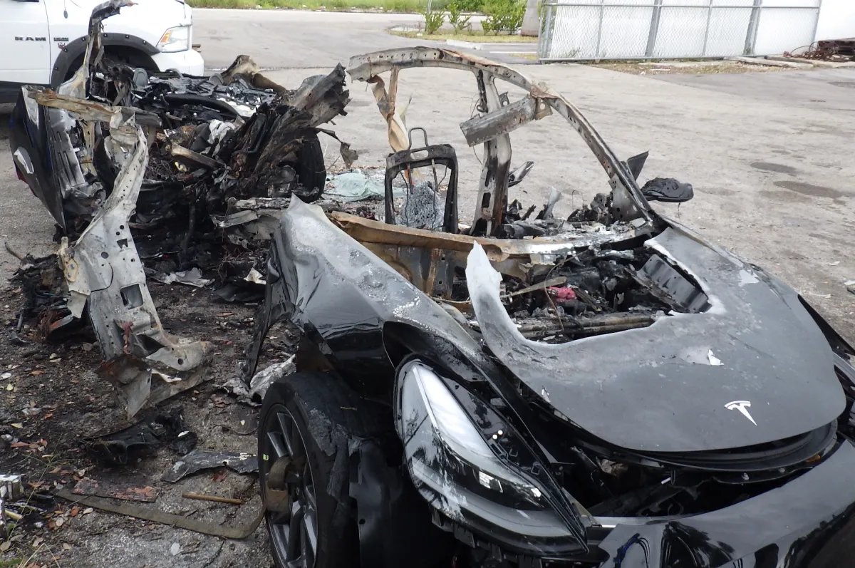 [Tesla Model 3](/article/tesla-model-y-et-model-3-nouvelles-versions-et-prix-casses-pour-democratiser-l-electrique) fatal crash